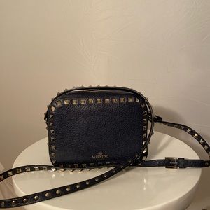 Valentino Garavani Rockstud ‘Denimn’ Camera Bag